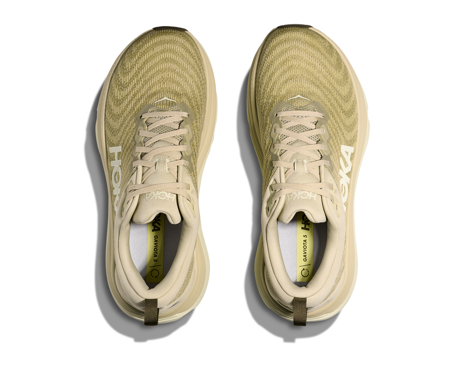 Hoka Gaviota 5 M, skomodell till herr. Denna modell är rymlig i passformen jämfört med andra Hoka skor. Här har ni Hokas stabilaste sko med pronationsstöd. Här går färgen i gröna och beiga toner. Perfekt för löpningen eller arbetspasset där du behöver mycket dämpning.