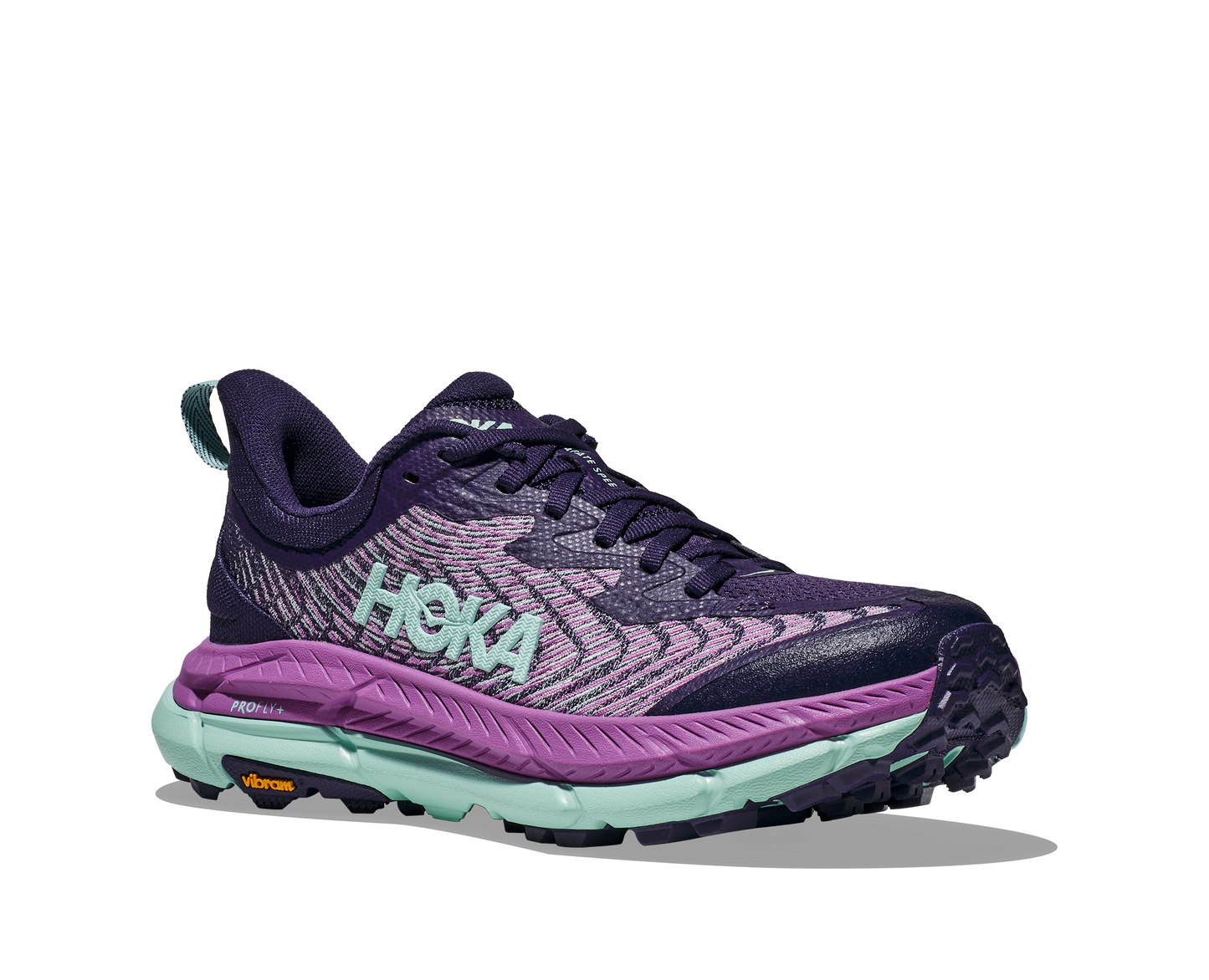 Hoka W Mafatespeed 4, trailskon med ett oerhört bra grepp med sina grova och djupa doppar i vibram. En stabilare trailsko med profly+ sula som ger stabilitet och fart. Skon är bra både till löpning och promenad i svårare terräng. Färgen går i nyanserna blått och lila. Hos dina Hoka specialister i Sverige.