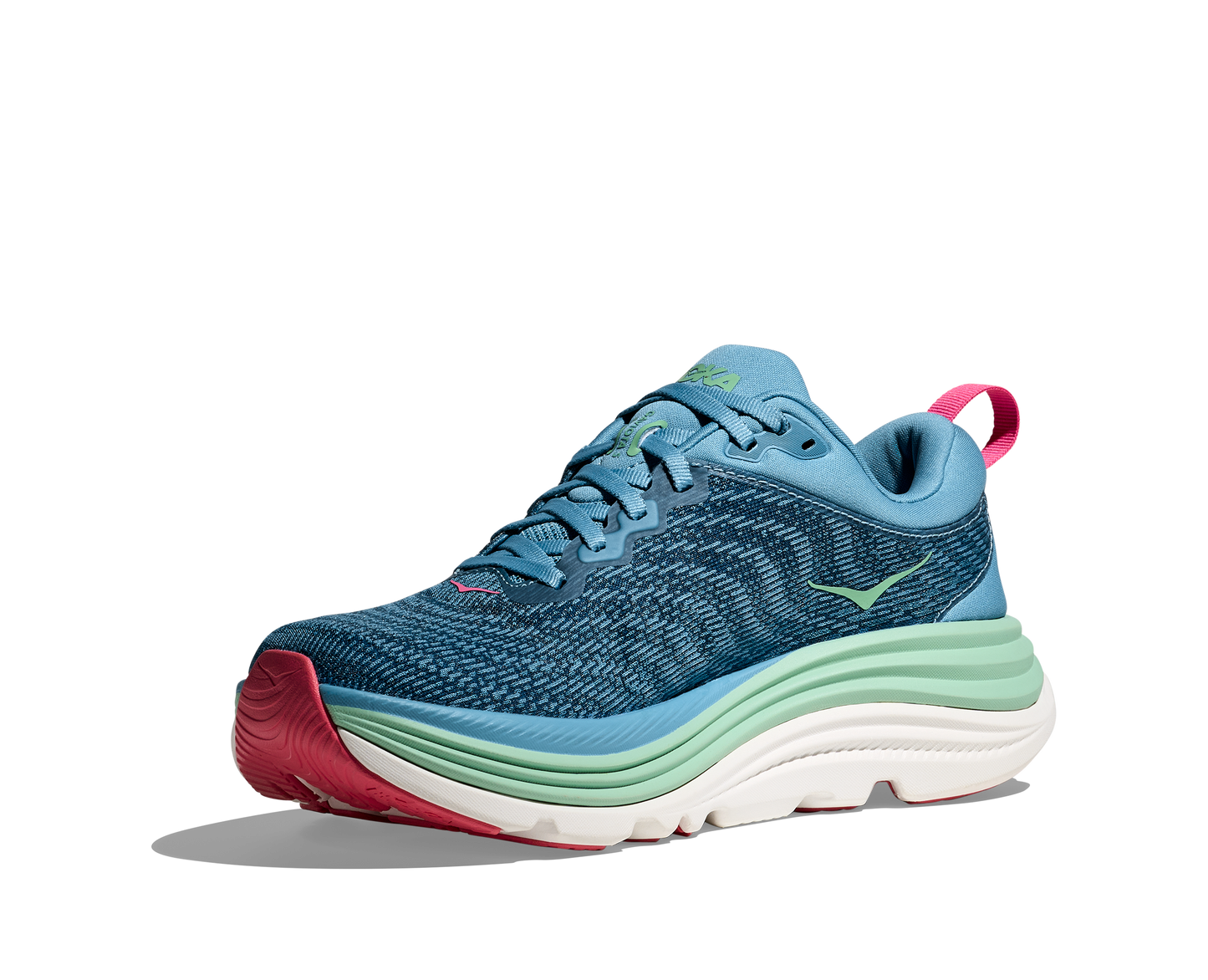 Hoka Gaviota 5 W, skomodell till dam. Denna modell är rymlig i passformen jämfört med andra Hoka skor. Här har ni Hokas stabilaste sko med pronationsstöd. Blå färg i grunden med detaljer i grönt och rosa. Perfekt för löpningen eller arbetspasset där du behöver mycket dämpning.