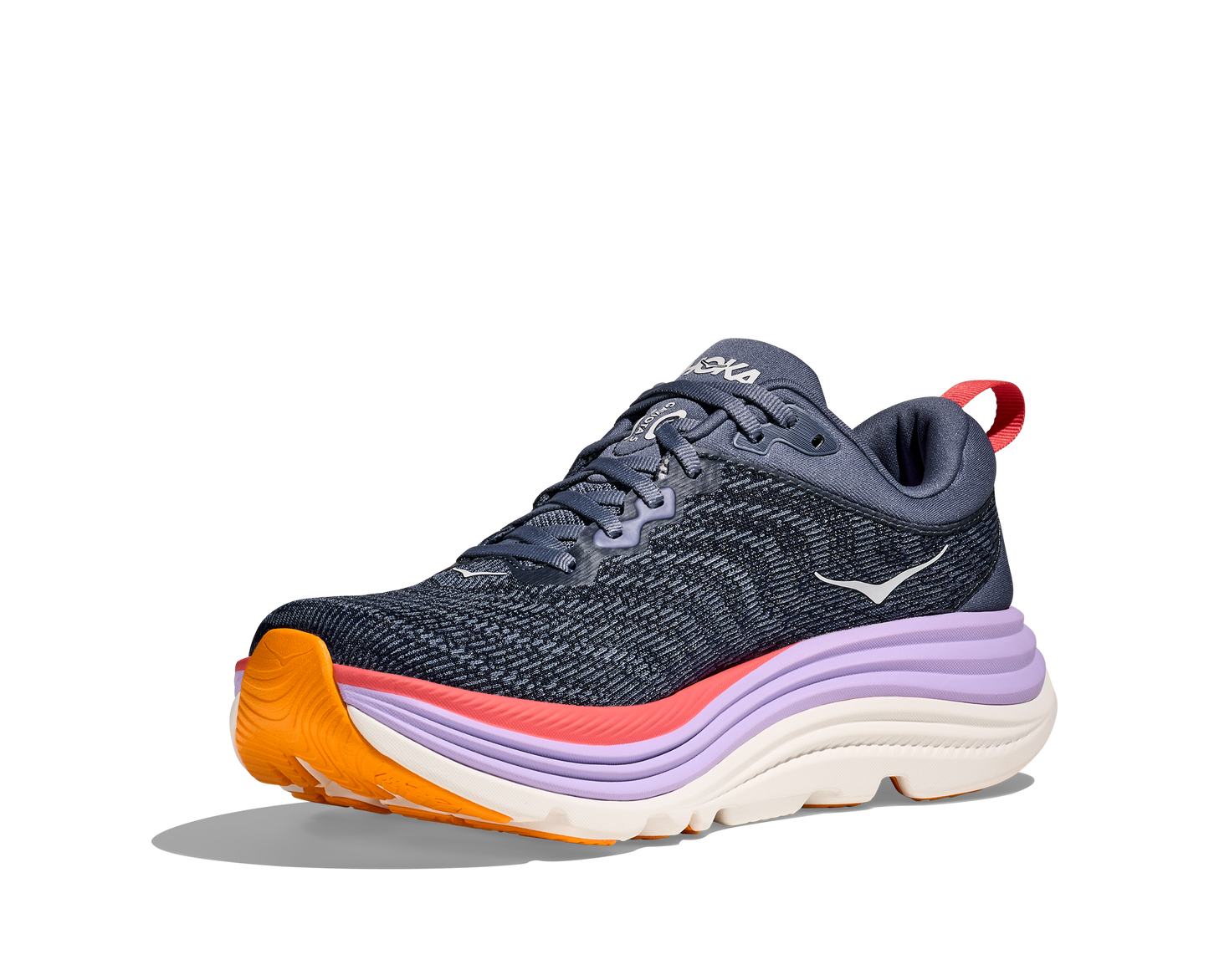 Hoka Gaviota 5 W, skomodell till dam. Denna modell är rymlig i passformen jämfört med andra Hoka skor. Här har ni Hokas stabilaste sko med pronationsstöd. Mörkblå färg i grunden med detaljer i lila, rött och orange. Perfekt för löpningen eller arbetspasset där du behöver mycket dämpning.