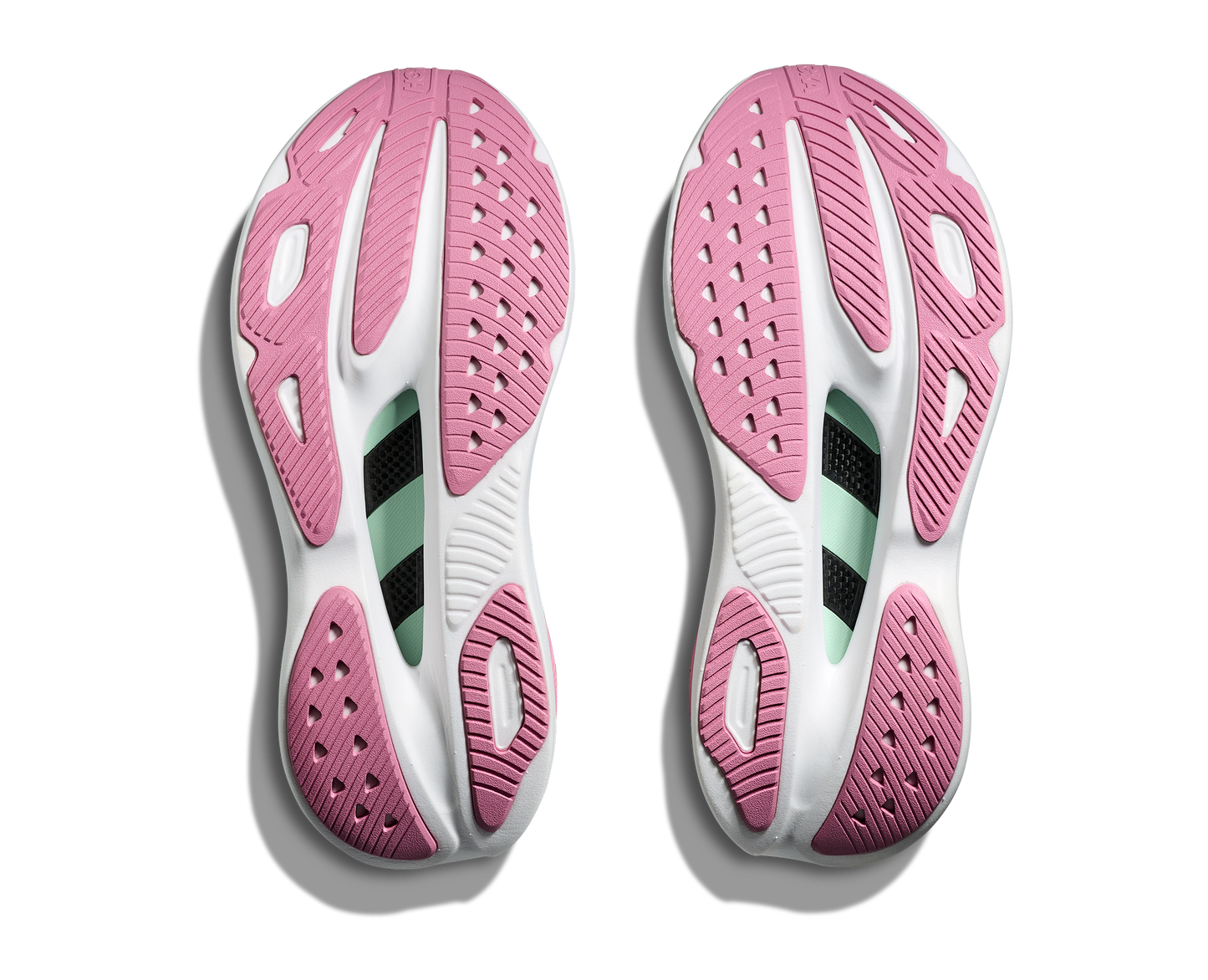 Hoka Skyward X W, dammodell i grön, blå, rosa och vit färg. Detta är skon som har mycket av allt. Vingad kolfiberplatta för maximal fart och stabilitet. En sko som levererar fart, stabilitet och komfort!