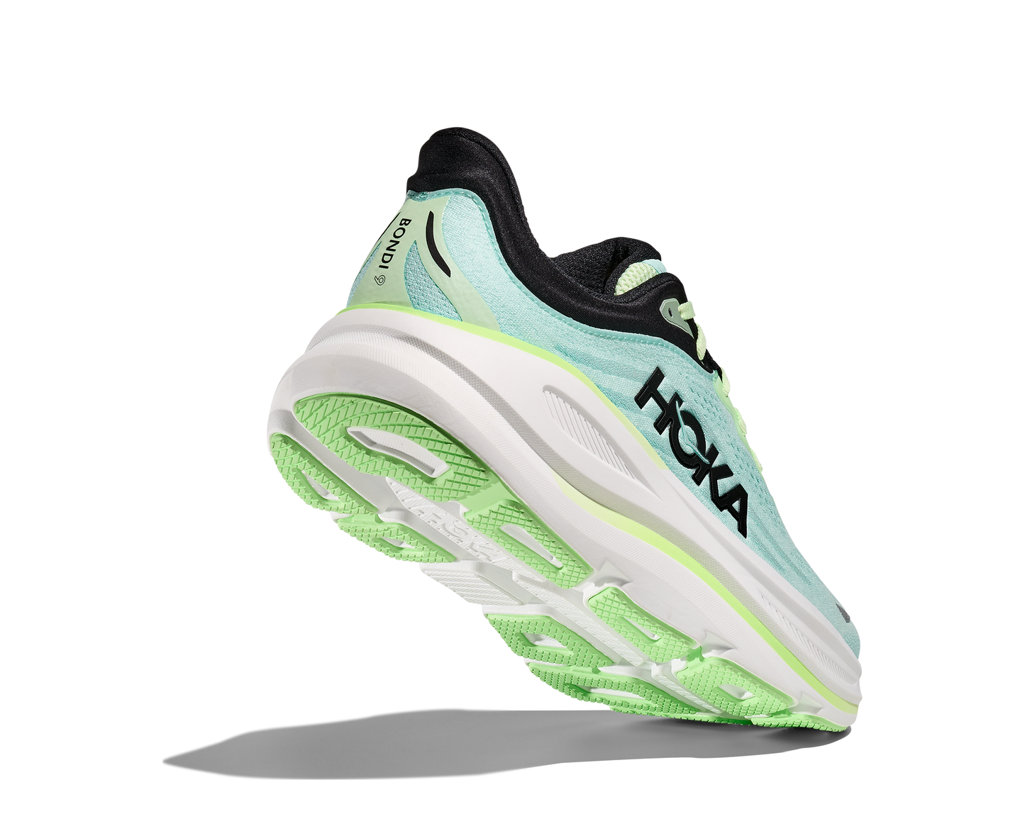 Hoka M Bondi 9, med supermjukt och responsivt skum, stabil hälkappa och uppdaterad design är Bondi 9 redo för allt från löprundor och långpromenader till vardagens alla steg. Nyanserna går i blått och grönt, med vit sula och svarta detaljer.