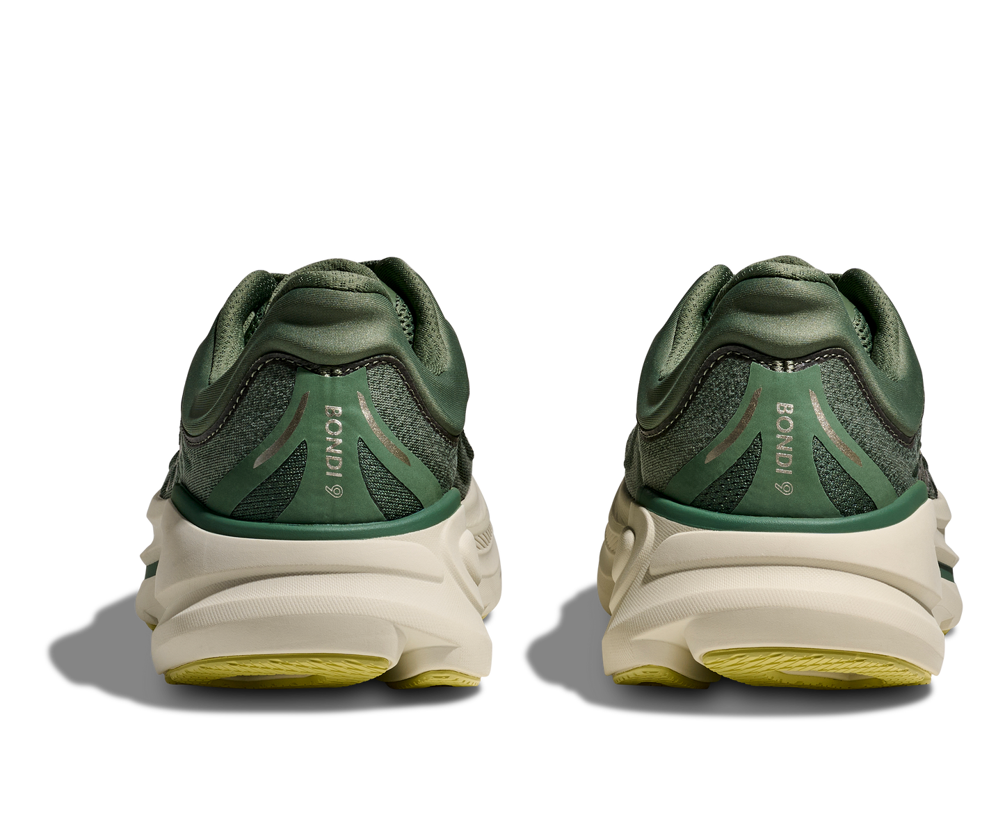 Hoka M Bondi 9, dämpad herrsko. Perfekt för en mjuk och skonsam löpning. Även en super bra arbetssko som avlastar kroppen under hela dagen. Här i grön nyans med beige sula och gula detaljer. Köp hos dina Hoka specialister i Sverige idag!