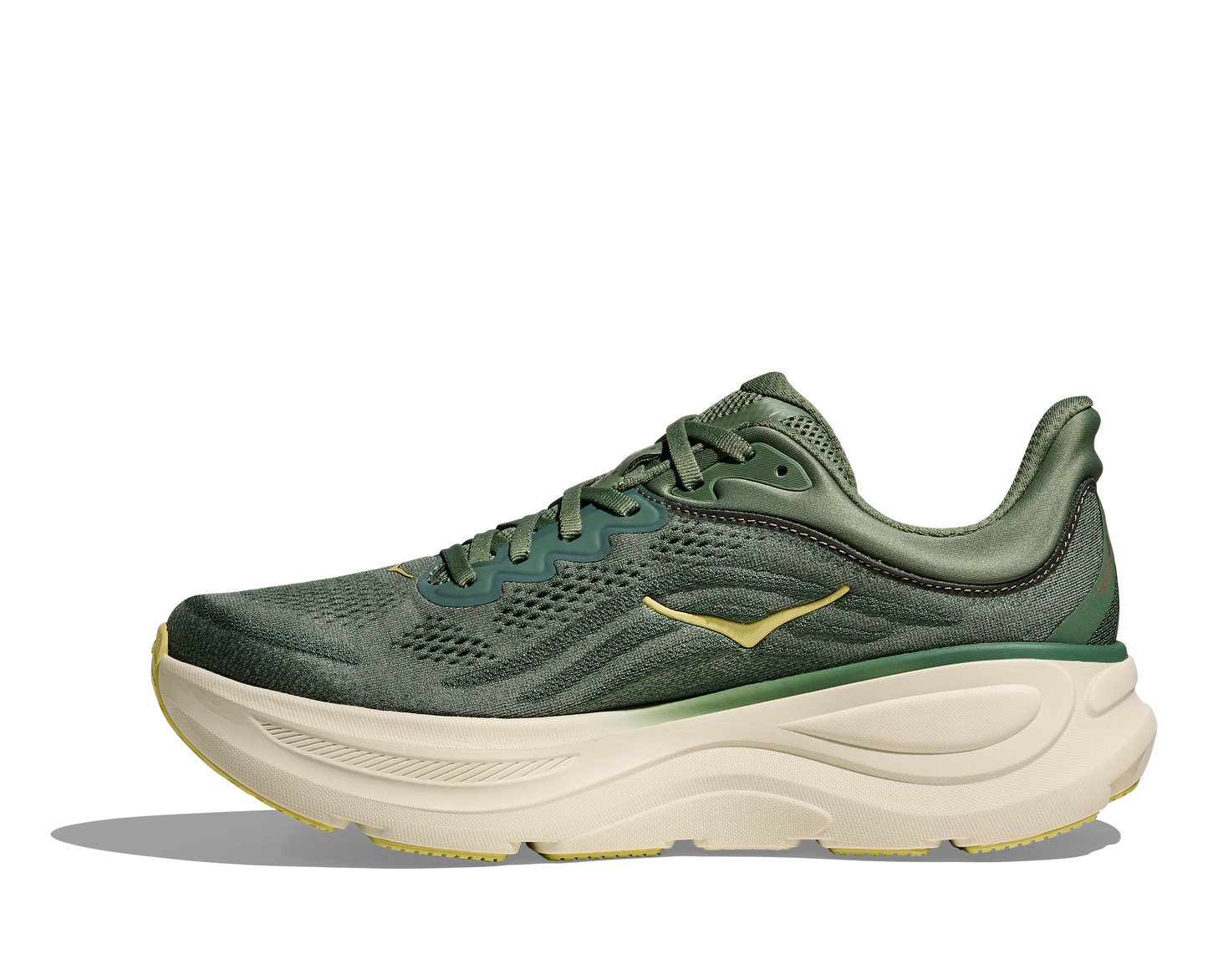 Hoka M Bondi 9, dämpad herrsko. Perfekt för en mjuk och skonsam löpning. Även en super bra arbetssko som avlastar kroppen under hela dagen. Här i grön nyans med beige sula och gula detaljer. Köp hos dina Hoka specialister i Sverige idag!