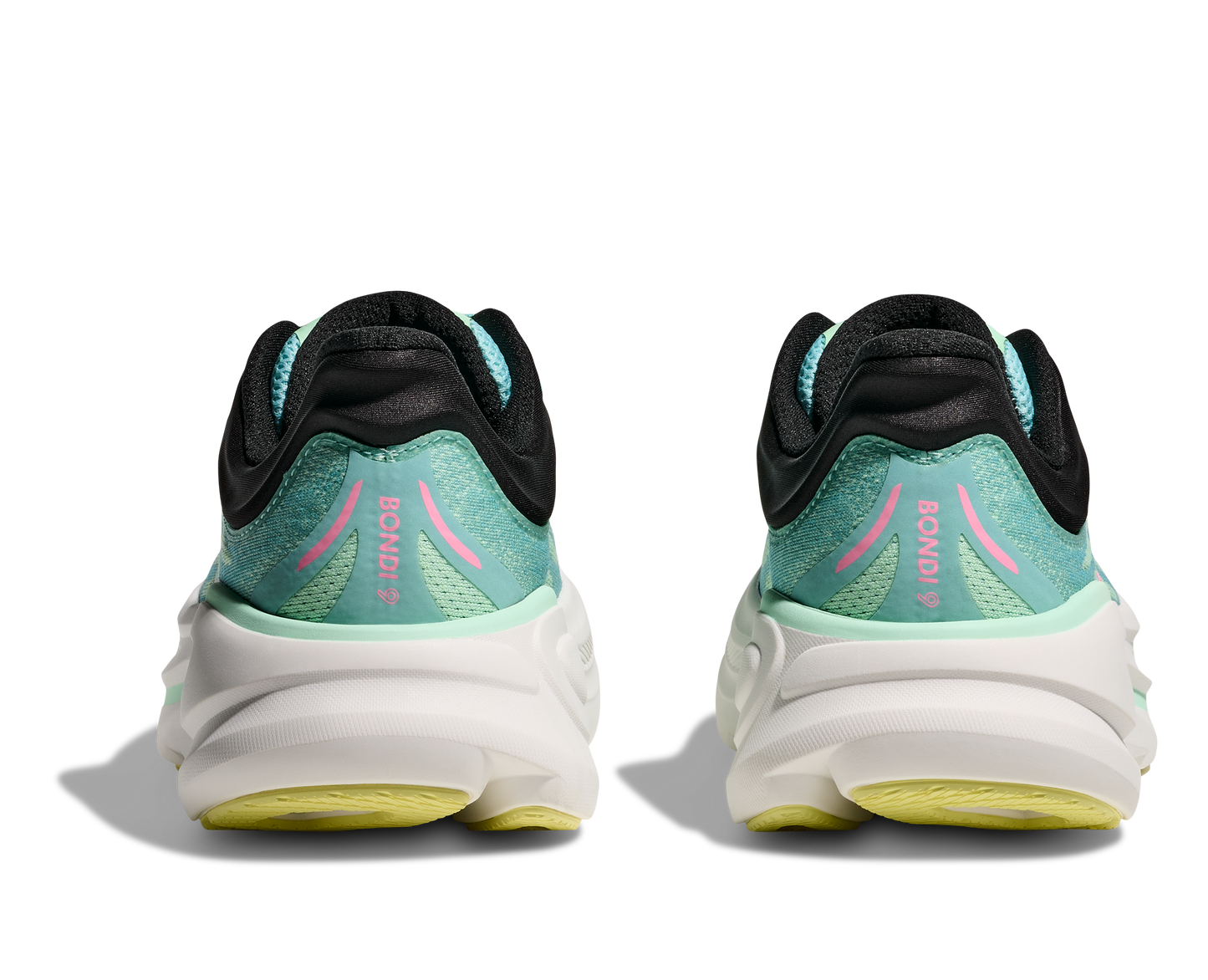 Hoka W Bondi 9, dämpad damsko. Perfekt för en mjuk och skonsam löpning. Även en super bra arbetssko som avlastar kroppen under hela dagen.
Färg i grönblå nyans med vit sula och detaljer i svart, rosa och gult. Köp hos dina Hoka specialister i Sverige idag!