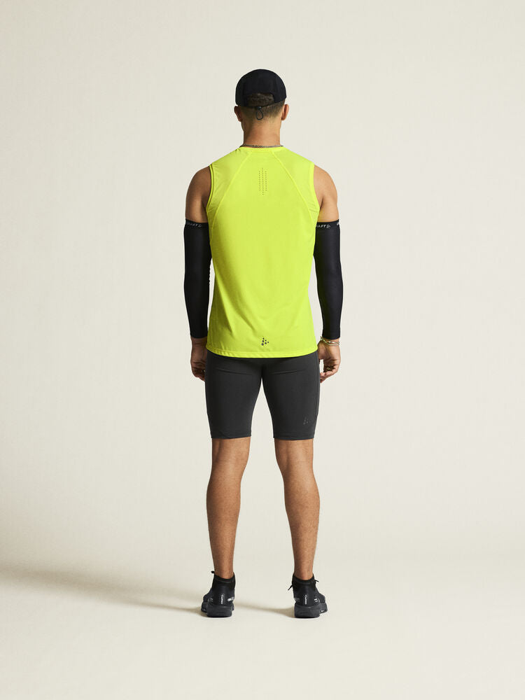 Craft ADV Essence Short Tights 2 M. Svarta korta träningstights till herr. Bred, elastisk midjeresår med justerbar dragsko. Stor benficka och nyckelficka i midjan. Craft logotyp på höften och på baksidan av benet.