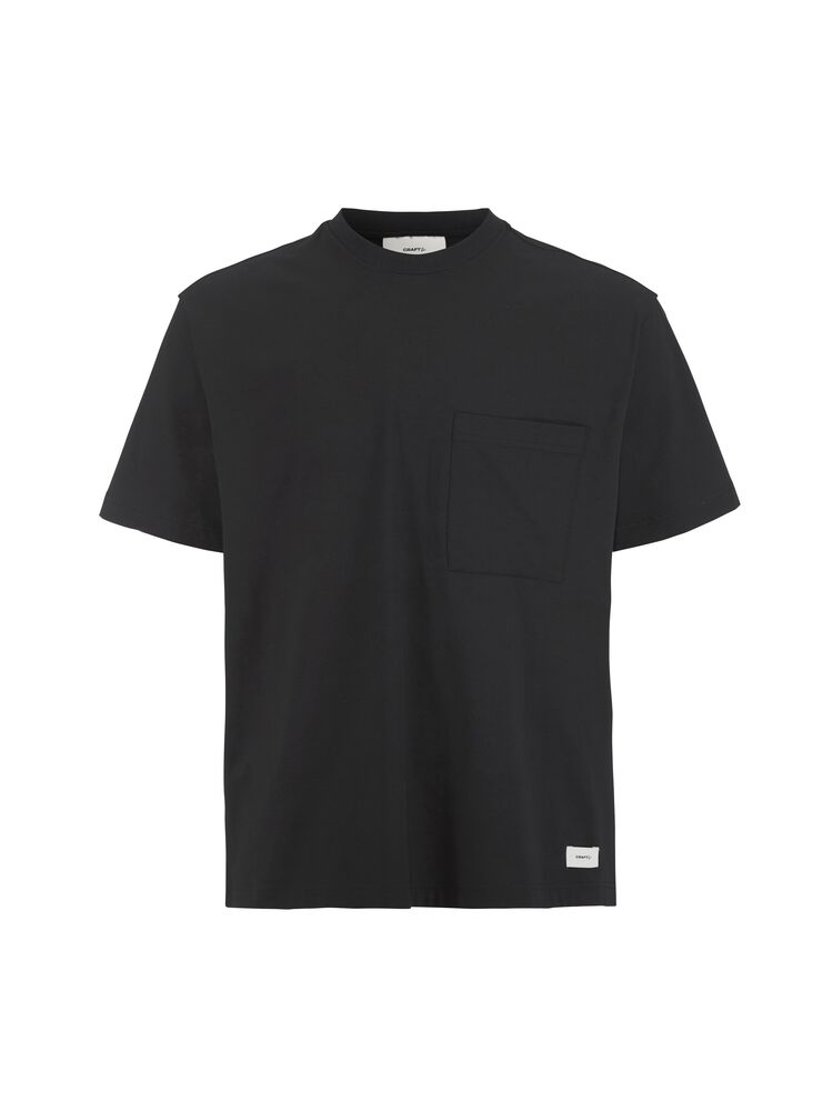 Craft Collective Relaxed SS Tee M. Svart, avslappnad t-shirt till herr för träning och vardag. Bröstficka på vänster sida. Craft etikett nedtill på vänster sida.
