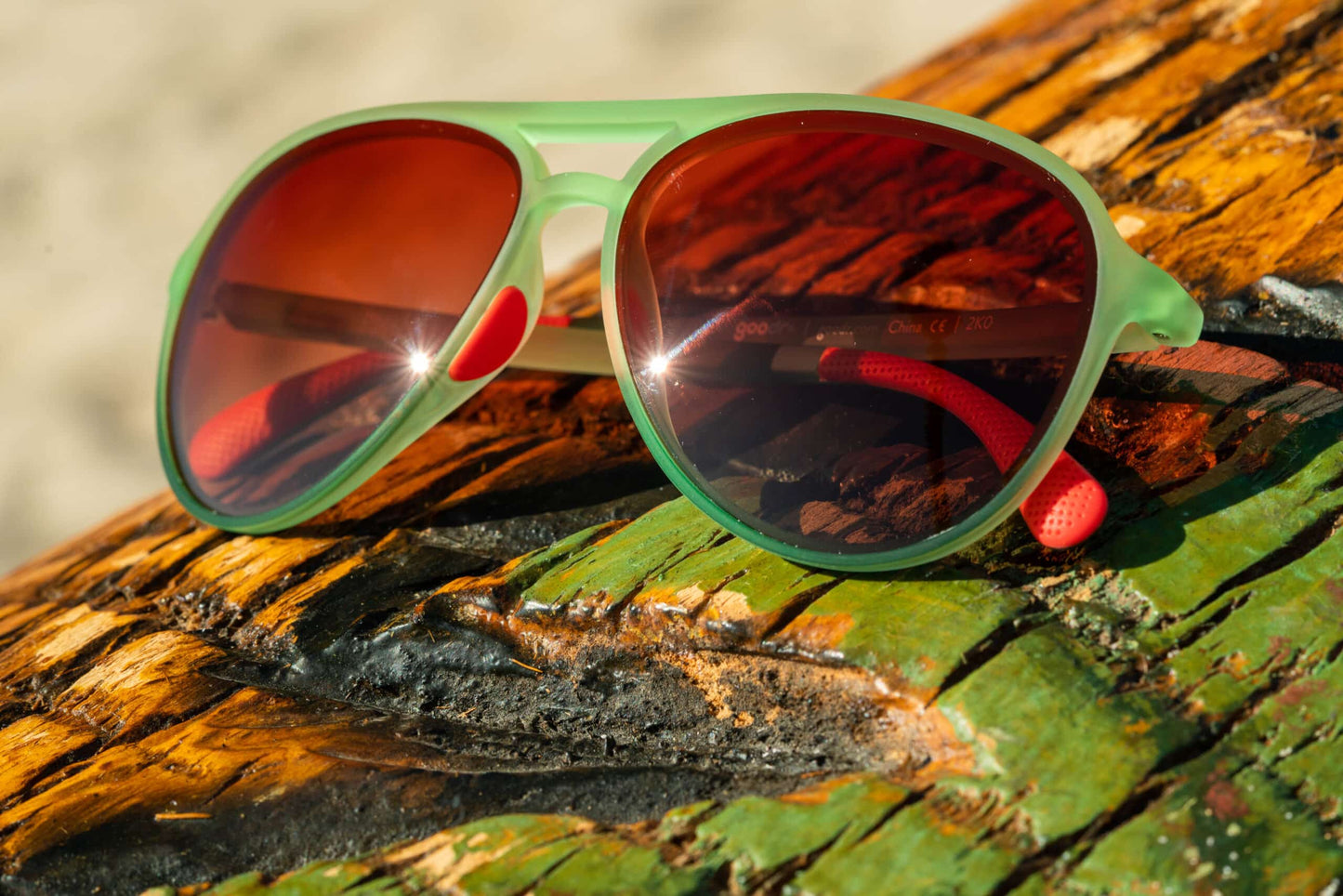 goodr Mo-jito Mo-problems. Pilotglasögon anpassade för träning. Glider inte och skaver inte. Väger ingenting och är bara super snygga! Gröna bågar med röda detaljer.