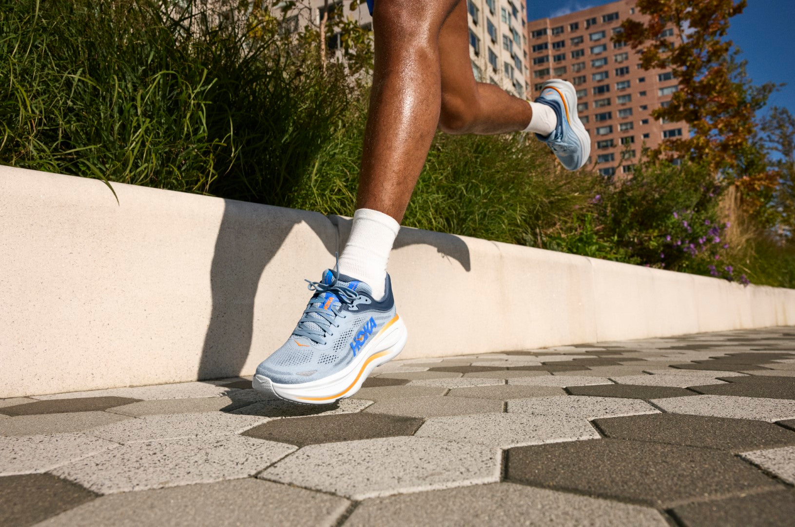 Hoka Rea - The Running Company