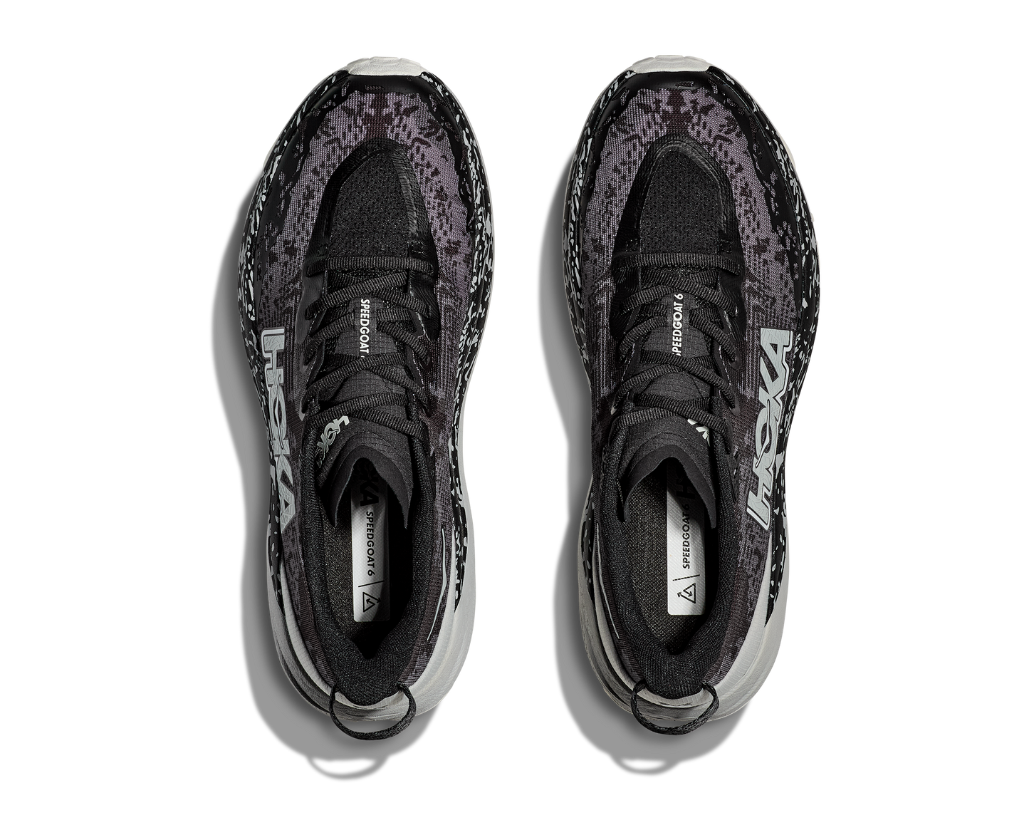 Hoka M Speedgoat 6 - En terräng sko med god dämpning och utmärkt grep. Grå/Svart/Vit färg.