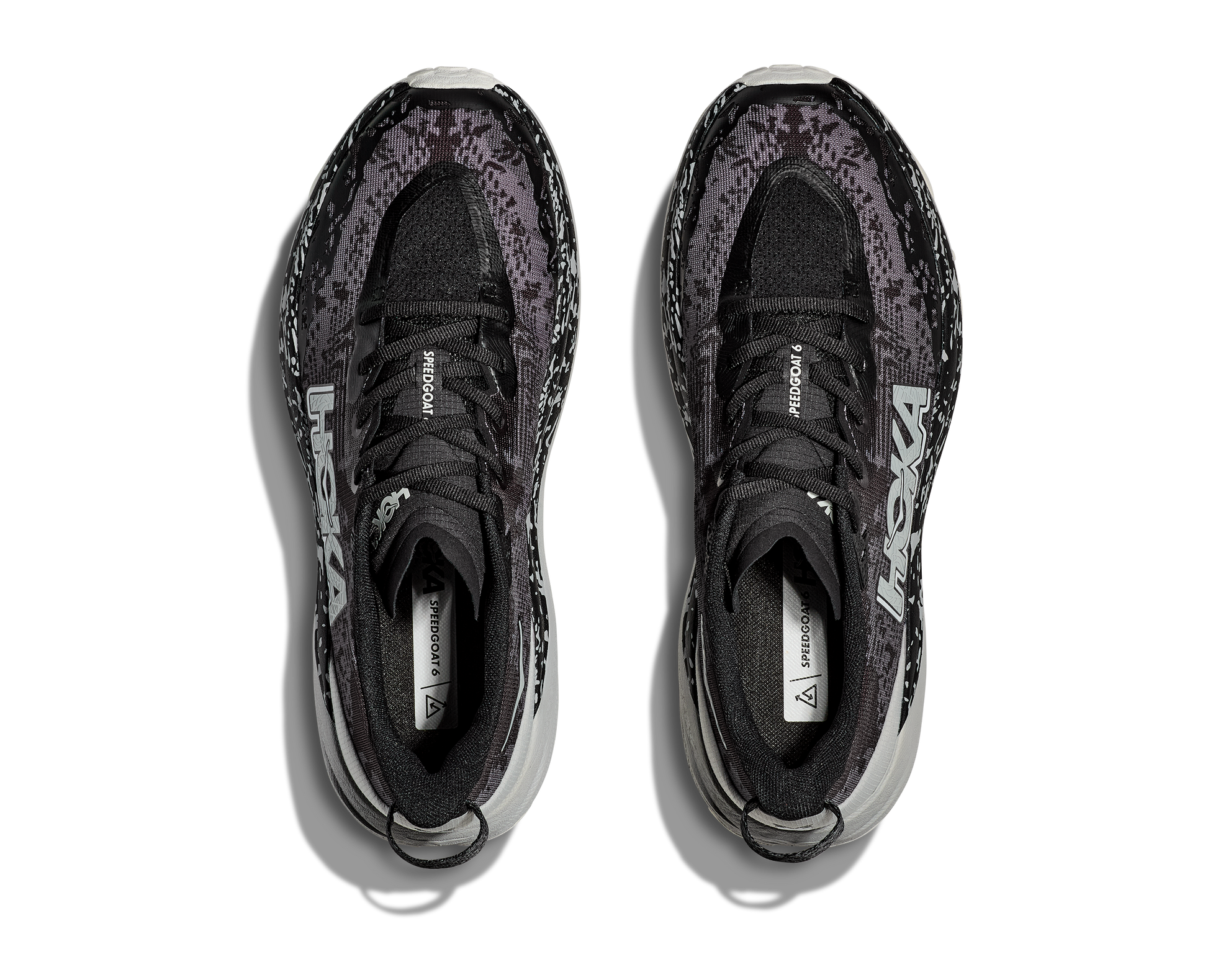 Hoka M Speedgoat 6 - En terräng sko med god dämpning och utmärkt grep. Grå/Svart/Vit färg.