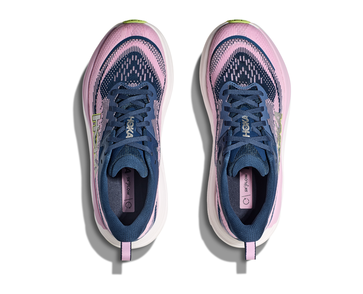 Hoka W Skyflow.  Utmärkt sko för att lägga något lite extra på dagens runda! Lilla och blå färg.