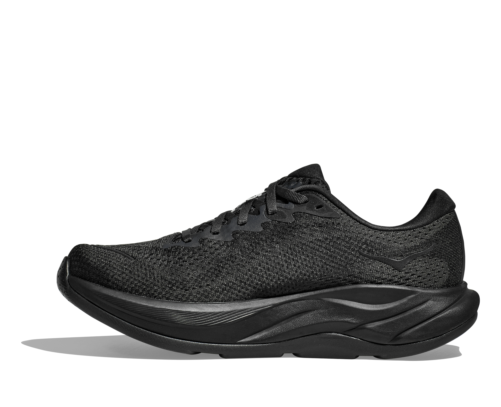Hoka M Rincon 4 - En fjäderlätt sko med fantastisk dämpning men det slutar inte där. Denna sko är även otroligt responsiv. Svart färg på denna sko.
