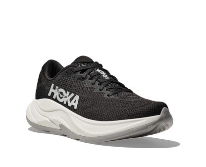Hoka M Rincon 4 Wide - En fjäderlätt sko med fantastisk dämpning men det slutar inte där. Denna sko är även otroligt responsiv. Denna modell är även bredare i tå boxen. Svart och vit färg på denna sko.