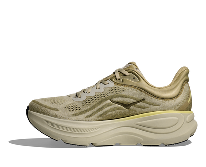 Hoka M Bondi 9, dämpad herrsko. Perfekt för en mjuk och skonsam löpning. Även en super bra arbetssko som avlastar kroppen under hela dagen. Gröna och beigea nyanser på denna sko med gula detaljer. Köp hos dina Hoka specialister i Sverige idag!