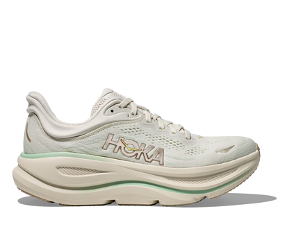 Hoka W Bondi 9, dämpad damsko. Perfekt för en mjuk och skonsam löpning. Även en super bra arbetssko som avlastar kroppen under hela dagen.  Här i grön, beige, gråa nyanser.  Köp hos dina Hoka specialister i Sverige idag!