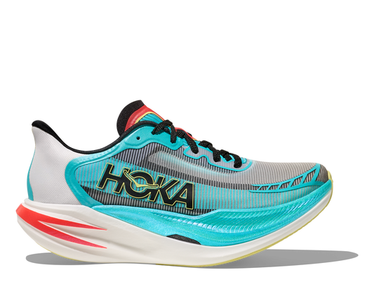 Hoka U CIELO X1 2.0, kolfibersko med PEBA-skum. Modellen är unisex. Snabb asfaltssko i färgerna vitt, blått, svart, rött och gula detaljer.