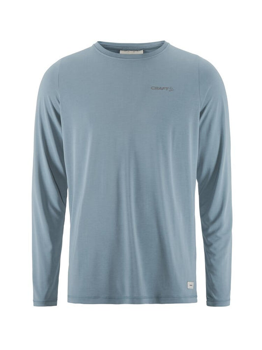 Craft Collective Bi-blend LS Tee M. Mjuk långärmad tränings-t-shirt till herr med stilren design som passar till både vardagsbruk och de flesta typer av fysiska aktiviteter. Regular fit. Här i ljusblått.