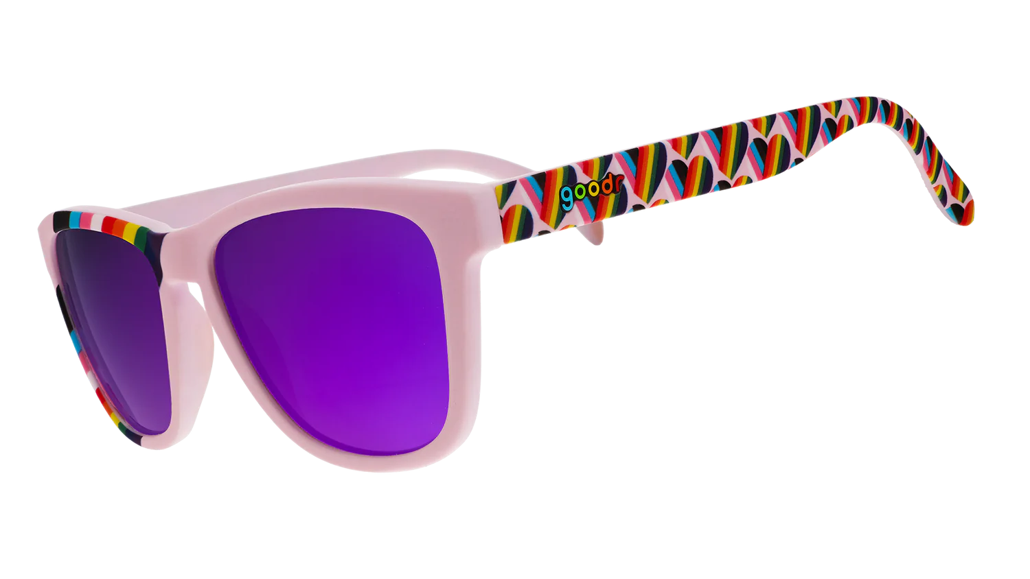 goodr We're Here to Slay. Exklusiva Pride-solglasögon från goodr med stilrena lavenderlila bågar med hjärtan i regnbågsfärger längst med bågarna och en regnbågsflagga över ena bågen, spegelblanka lilla linser. Passform Medium - perfekt för normalstora ansikten. Spegelreflekterande linser som minskar bländning och skyddar ögonen. 