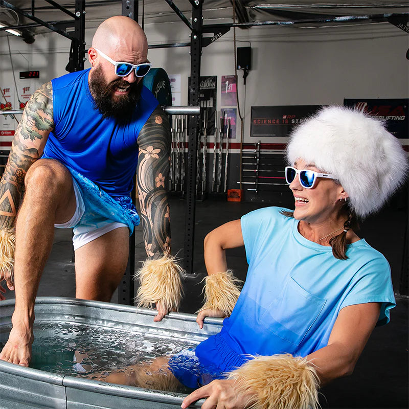goodr Iced By Yetis. Dessa vita bågar med blått speglande glas ger en kyligt cool look som passar utmärkt till vardags och träning. Framtagna för att sitta där de ska under aktivitet. Polariserade UV400-linser. 