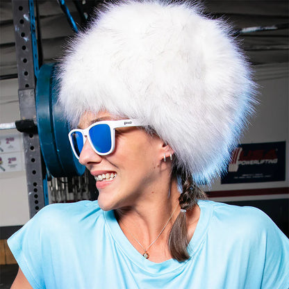 goodr Iced By Yetis. Dessa vita bågar med blått speglande glas ger en kyligt cool look som passar utmärkt till vardags och träning. Framtagna för att sitta där de ska under aktivitet. Polariserade UV400-linser. 