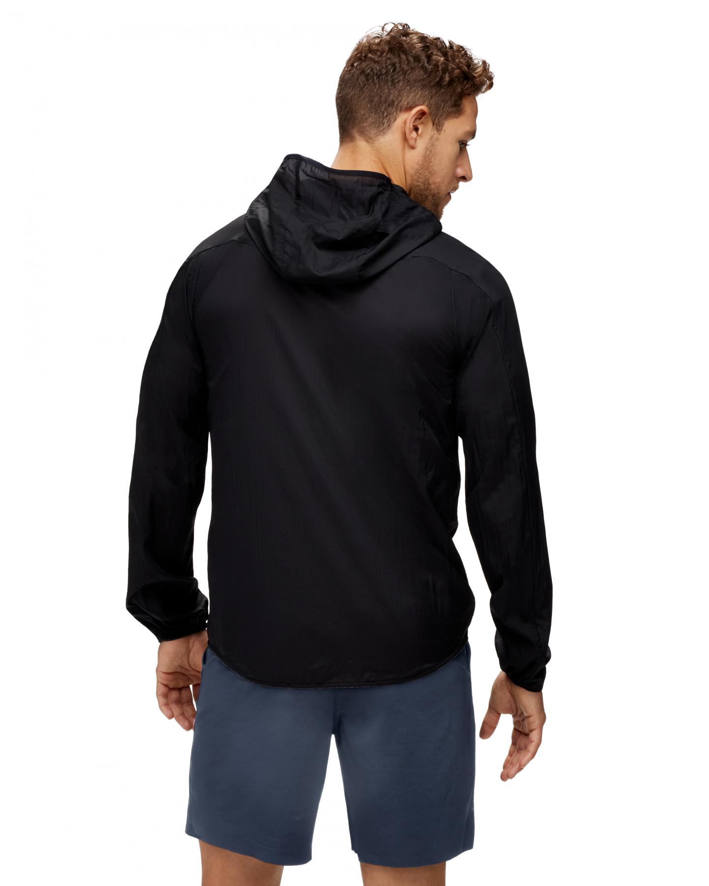 Hoka M Skyflow jacket, svart ultralätt löparjacka som inte prasslar.  Hos Hoka specialisterna i Sverige.