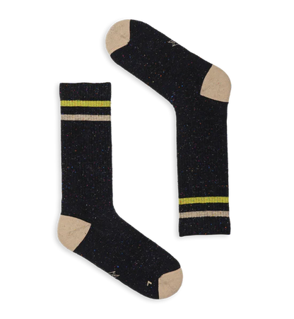 Incylence Lifestyle kollektion. En mjuk och härlig strumpa att bära till vardags och slappa dagar. Denna modell i svart färg med beige och gul detalj. Köp hos oss i Sverige idag!