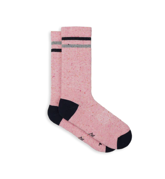 Incylence Lifestyle kollektion. En mjuk och härlig strumpa att bära till vardags och slappa dagar. Denna modell i rosa färg med svarta detaljer. Köp hos oss i Sverige idag!