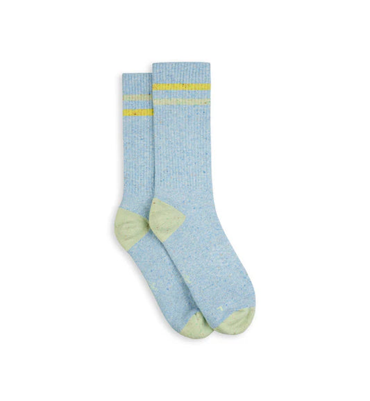 Incylence Lifestyle kollektion. En mjuk och härlig strumpa att bära till vardags och slappa dagar. Denna modell i ljusblå färg med gula detaljer. Köp hos oss i Sverige idag!