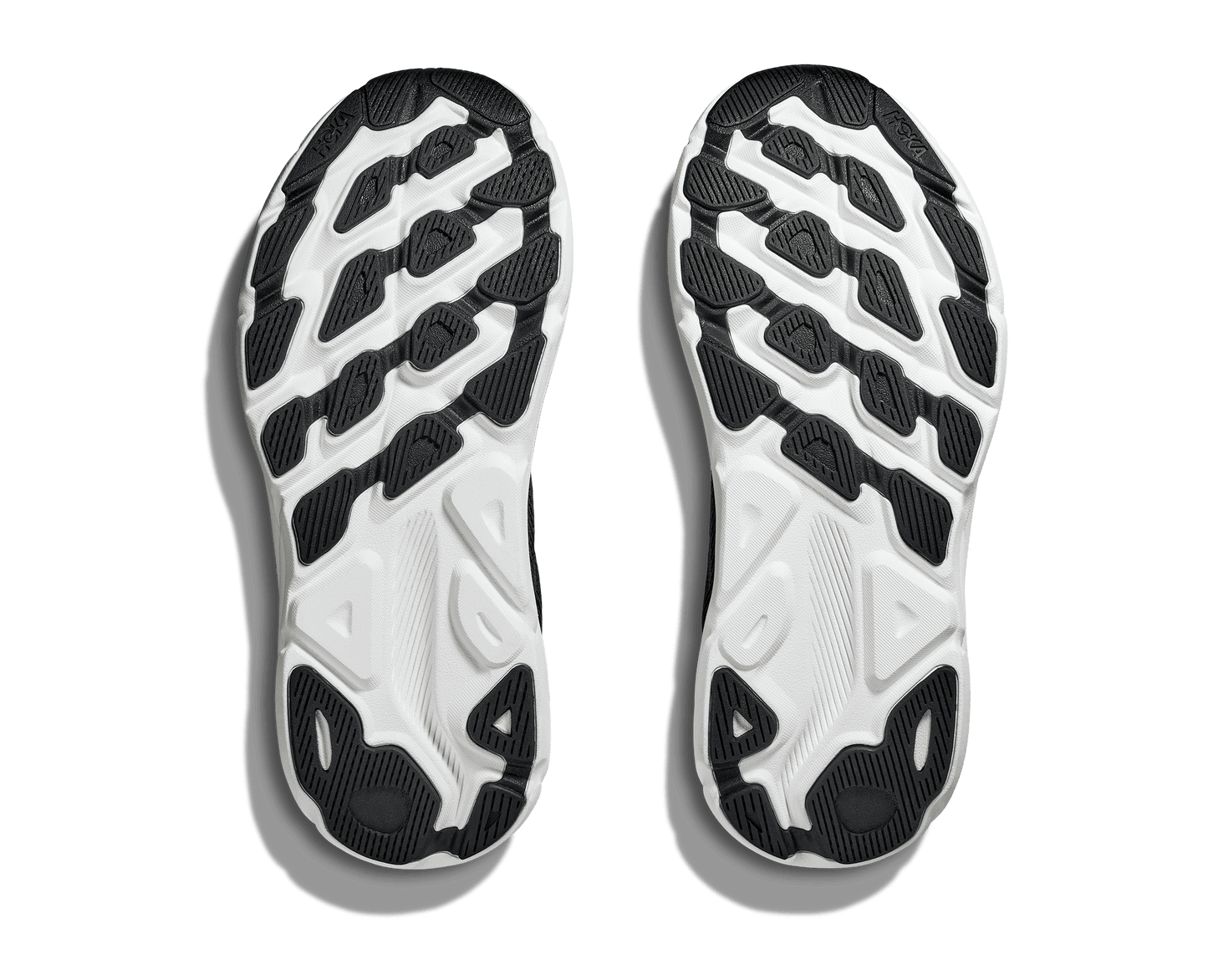Hoka Clifton 9 Wide i modell dam. Svart vit i färgen som passar till allt. Löpsko men även perfekt som en skonsam vardagssneakers. Hos Hoka specialisterna i Sverige.