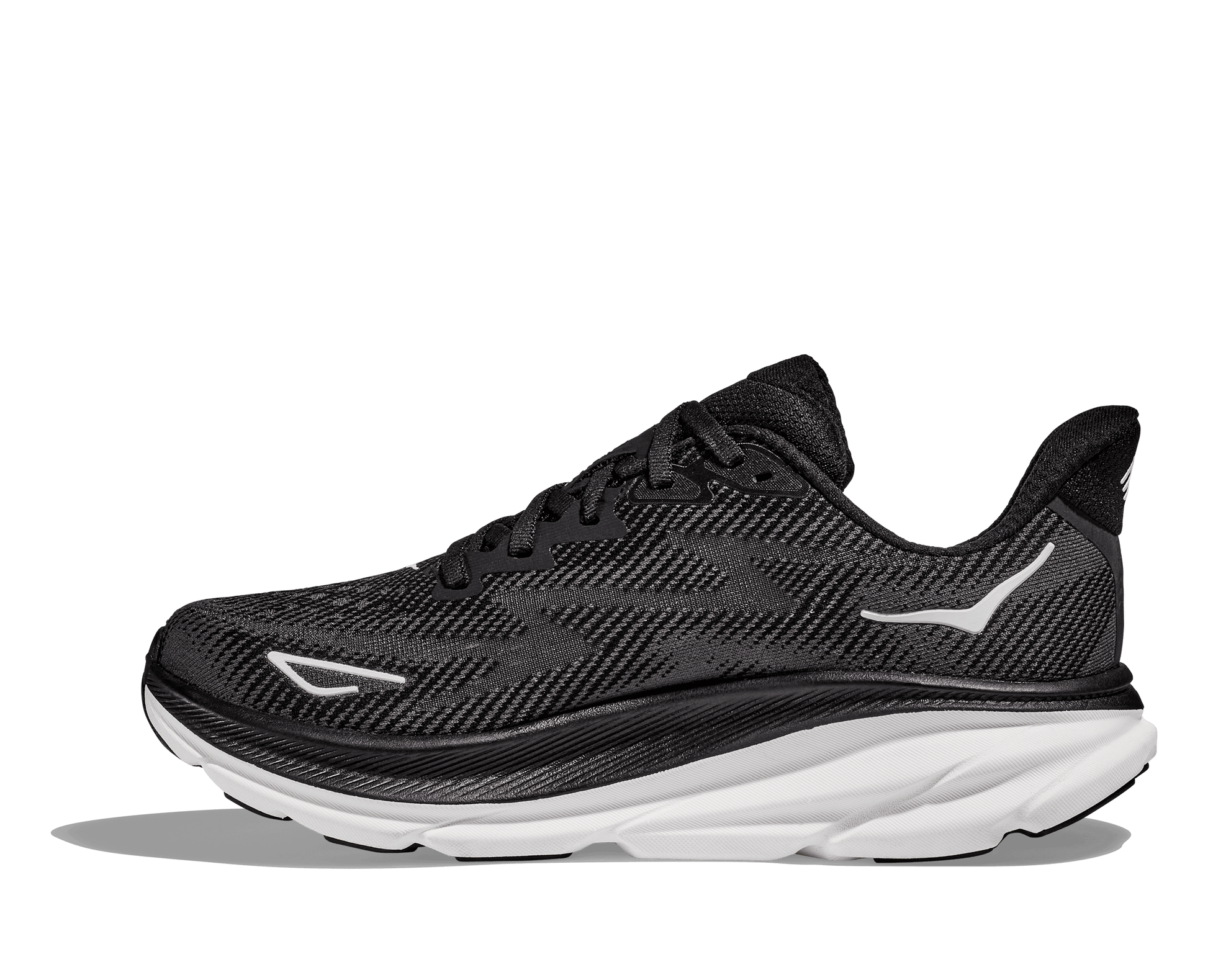 Hoka Clifton 9 Wide i modell dam. Svart vit i färgen som passar till allt. Löpsko men även perfekt som en skonsam vardagssneakers. Hos Hoka specialisterna i Sverige.