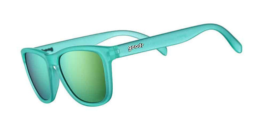 goodr Nessy´s Midnight Orgy. Gröna solglasögon med speglande glas. Gjorda för att sitta där dom ska trots aktiva stunder såsom fartfyllda löprundor eller dansande festivaler. 
