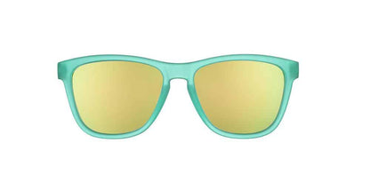 goodr Nessy´s Midnight Orgy. Gröna solglasögon med speglande glas. Gjorda för att sitta där dom ska trots aktiva stunder såsom fartfyllda löprundor eller dansande festivaler.