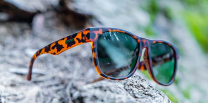 goodr Ninja Kick The Damn Rabbit. Brunt mönstrade bågar med ljus svart lins som är polariserat. Träningsglasögon som är super snygga till vardags