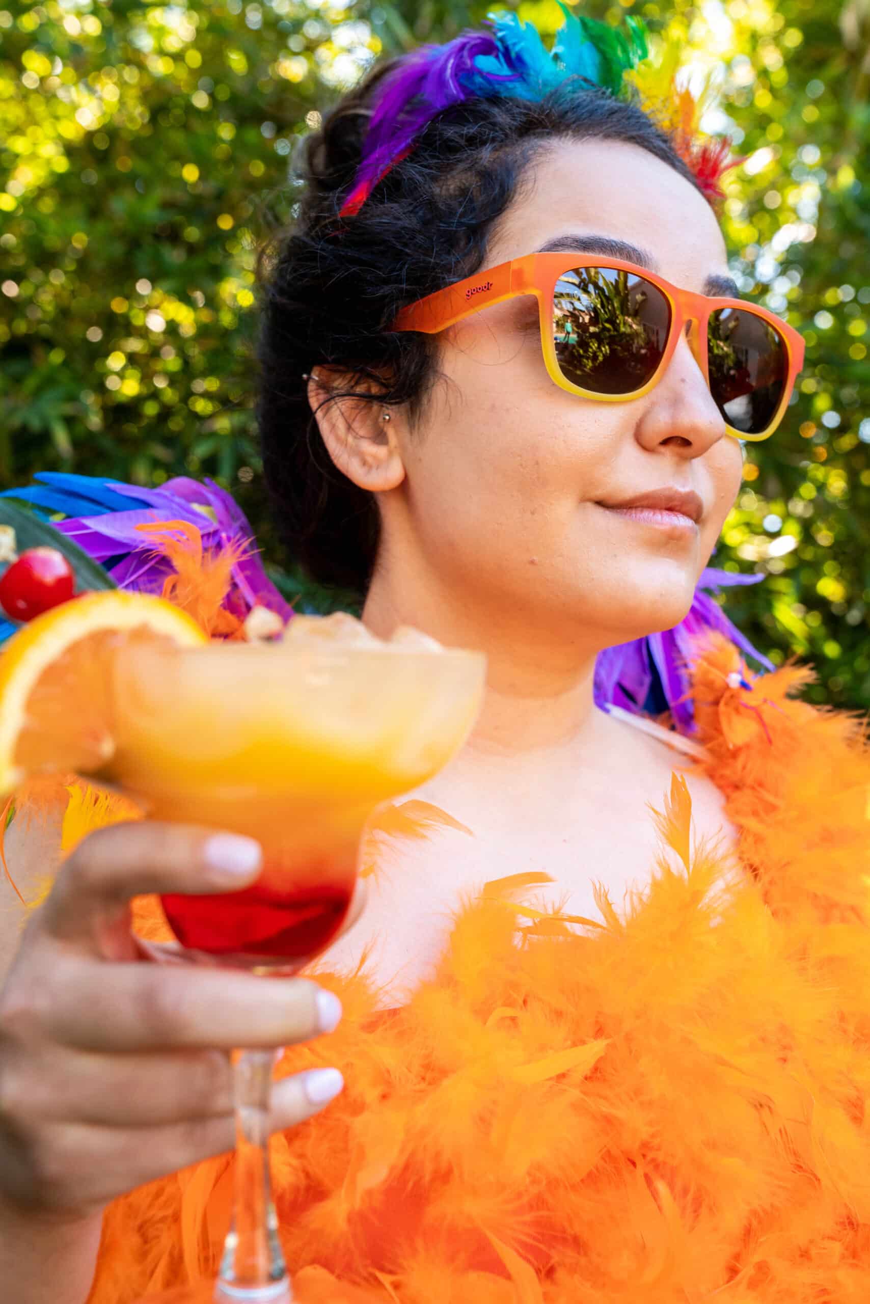 goodr Polly Wants a Cocktail. Orange träningsglasögon som sitter där dom ska trots fart och ojämna stunder. Super snygga till sommaroutfiten.