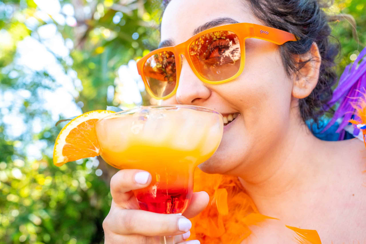 goodr Polly Wants a Cocktail. Orange träningsglasögon som sitter där dom ska trots fart och ojämna stunder. Super snygga till sommaroutfiten.