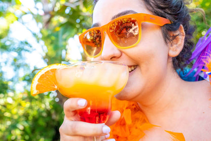 goodr Polly Wants a Cocktail. Orange träningsglasögon som sitter där dom ska trots fart och ojämna stunder. Super snygga till sommaroutfiten.
