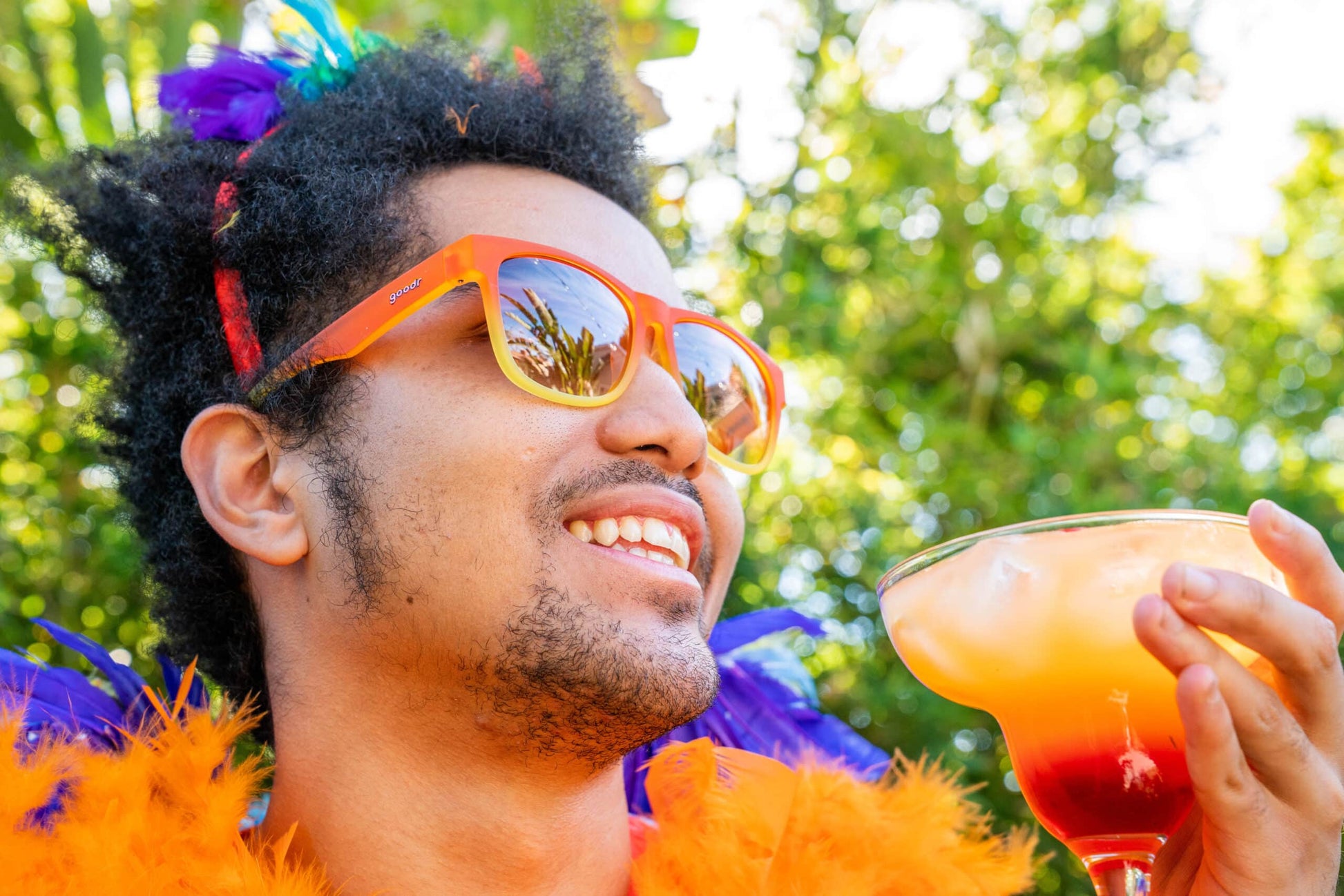 goodr Polly Wants a Cocktail. Orange träningsglasögon som sitter där dom ska trots fart och ojämna stunder. Super snygga till sommaroutfiten.